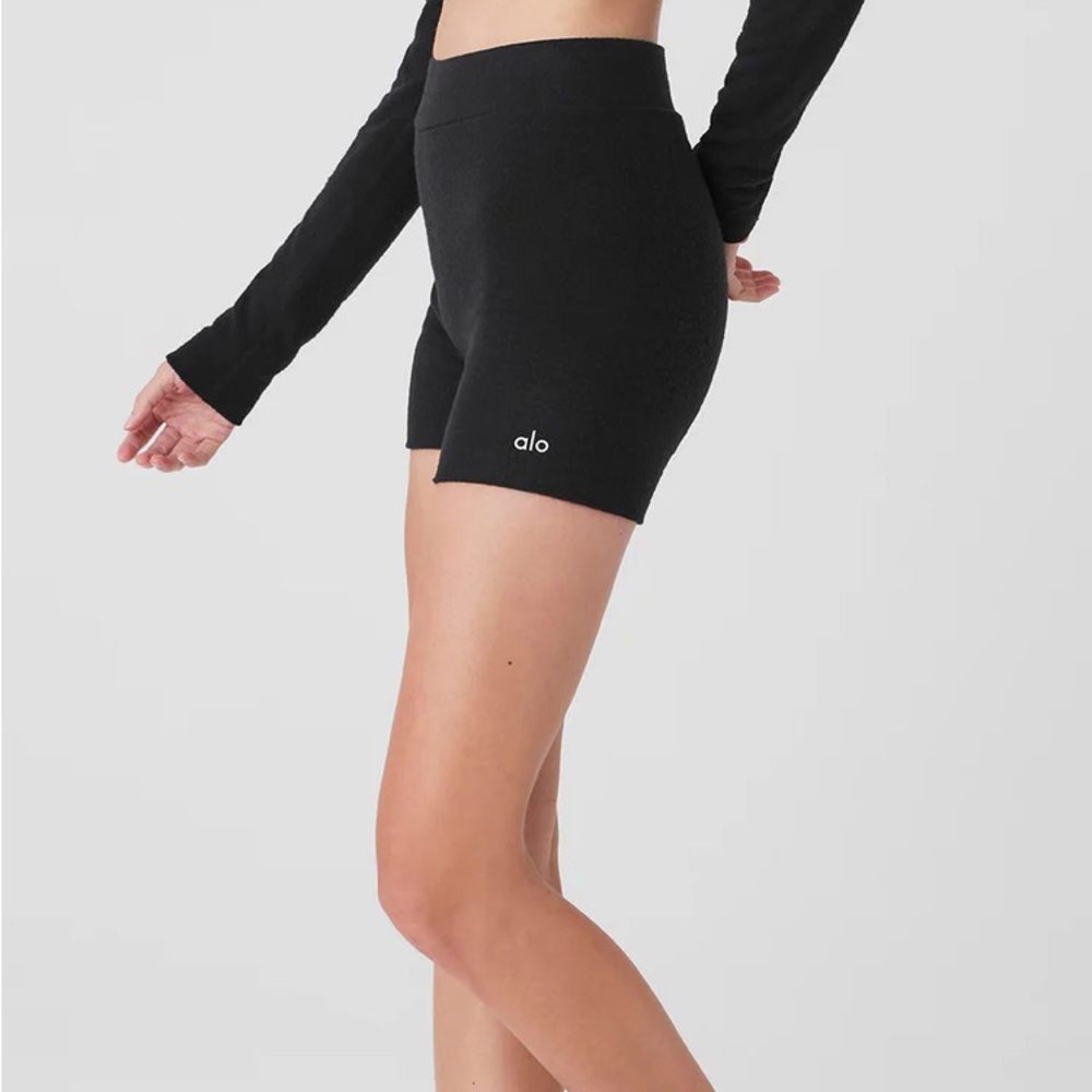 ALO Yoga Women's Black Bike Shorts